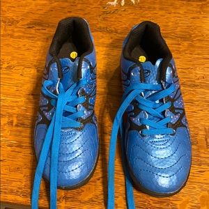 Indoor turf shoes (soccer or football)